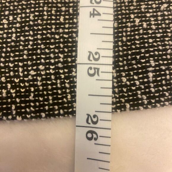 Banana Republic Textured Ruffle Sleeve Top – Size Large - Picture 11 of 11